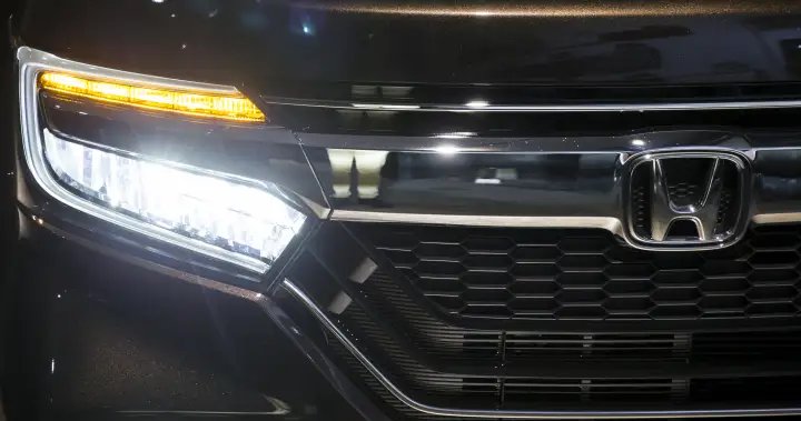 ‘They’re intense’: Transport Canada seeks feedback on bright vehicle headlights