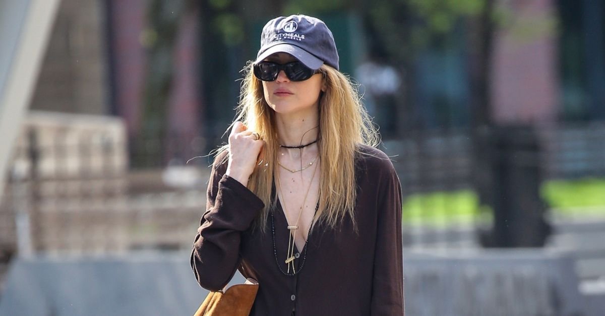 Jennifer Lawrence Swapped Jeans for the Under-the-Radar Floral Trouser Trend