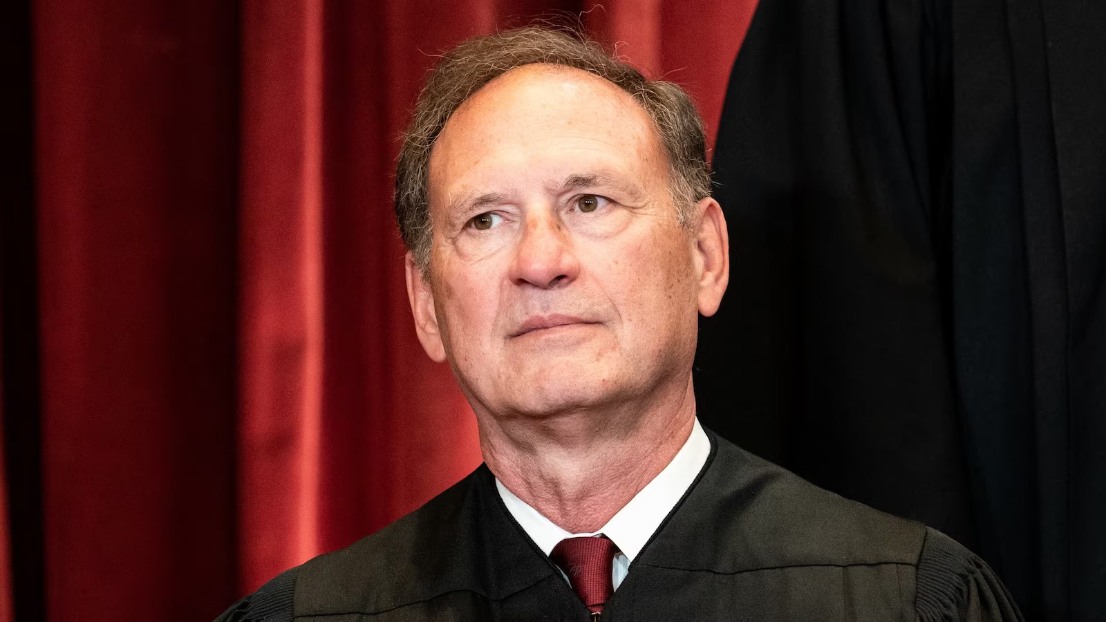 Justice Alito taken to hospital last month after falling ill during event in his honor: Sources