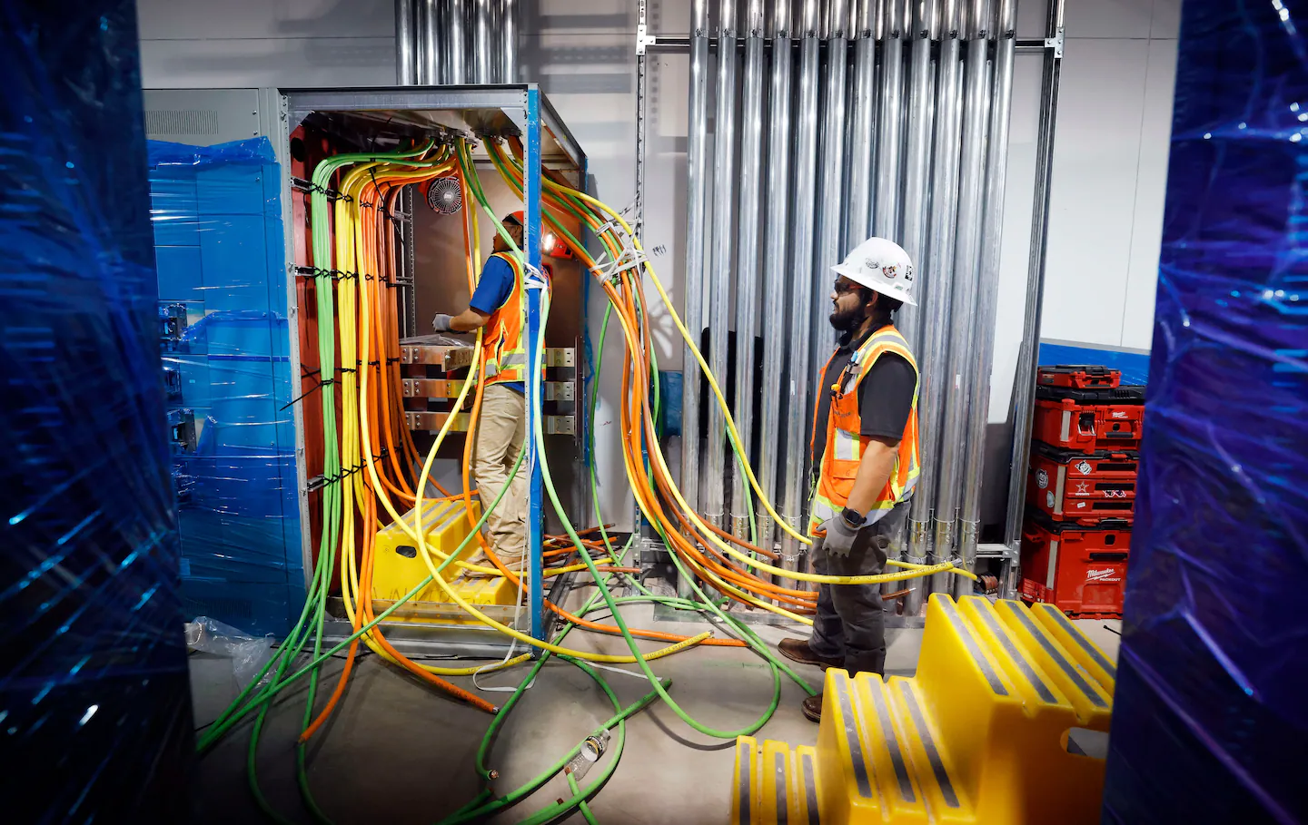 Maine lawmakers pass nation’s first statewide ban on large data centers