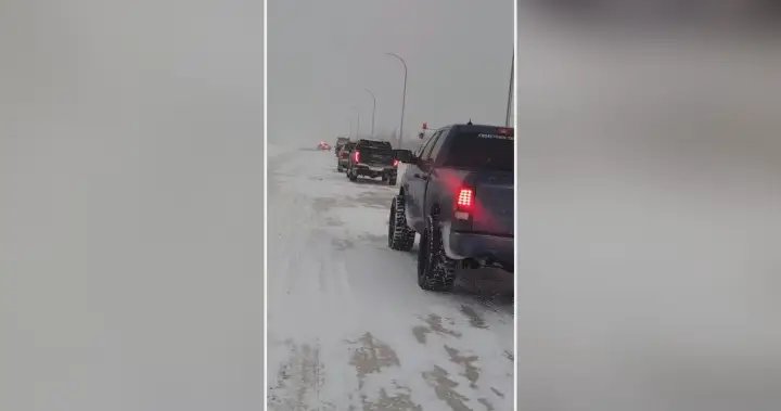 Motorists stranded for hours after snowstorm forces Alberta highway to close – Edmonton