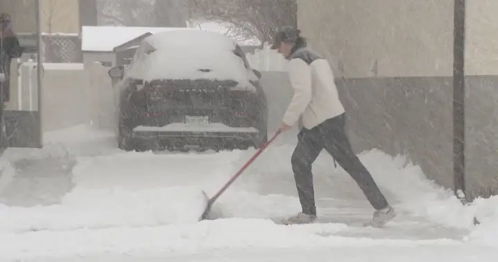 Parts of Saskatchewan hit by April snowstorm – Regina