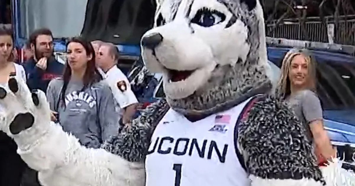 UConn fans send off men’s basketball team to Final Four