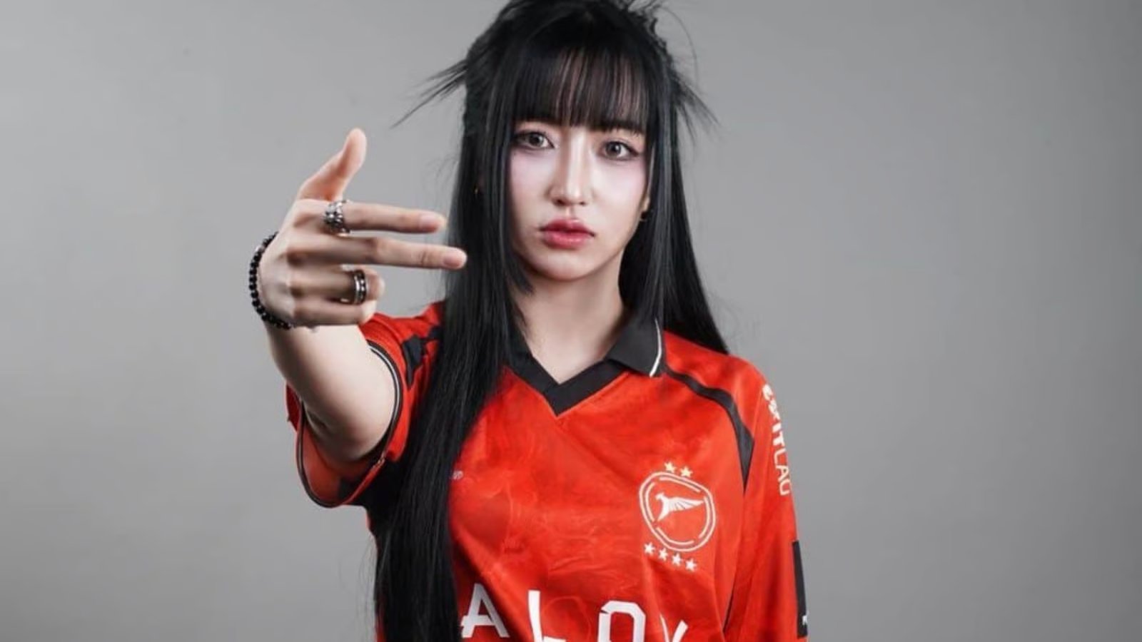 Thailand women’s esports star disqualified after cheating on stage and still losing