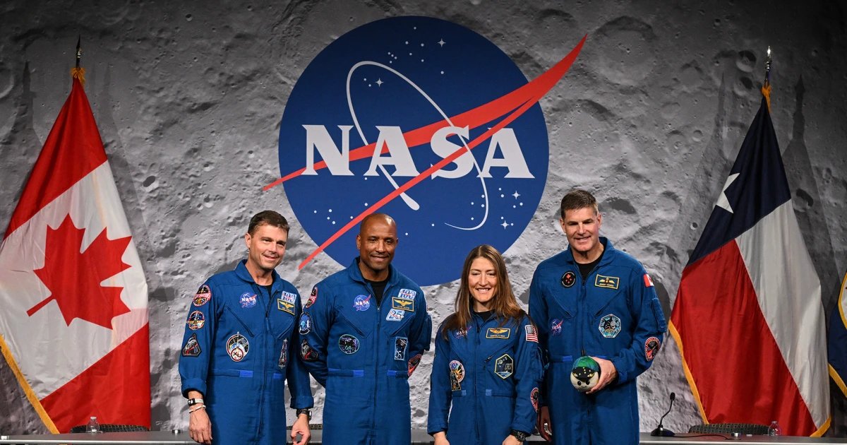 Watch live: Trump hosts Artemis II crew at White House