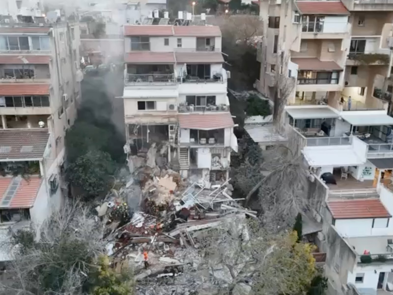 Video captures Iranian missile striking residential building in Haifa | US-Israel war on Iran