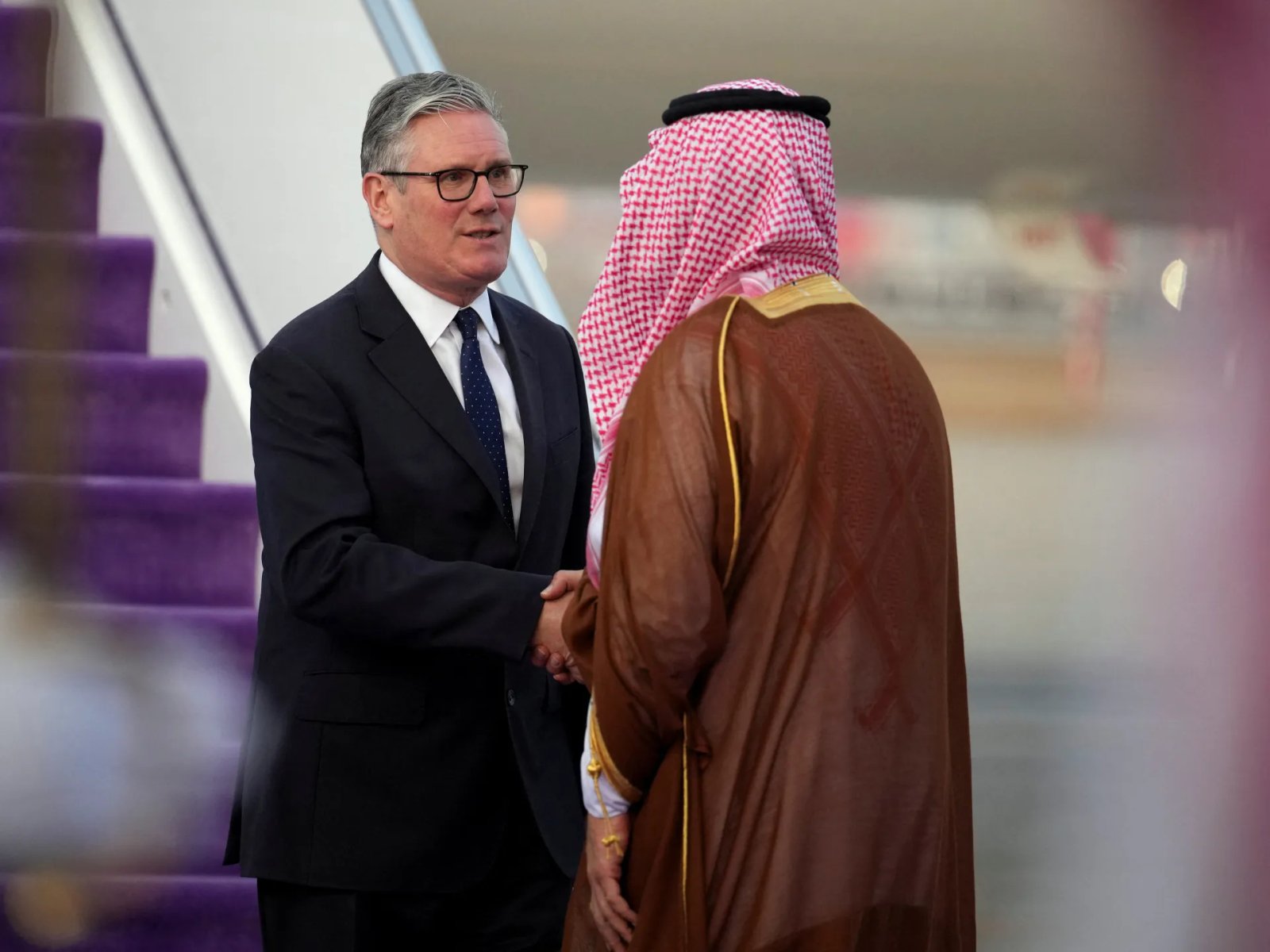 UK PM Keir Starmer visits Gulf to shore up ‘fragile’ US-Iran ceasefire | US-Israel war on Iran