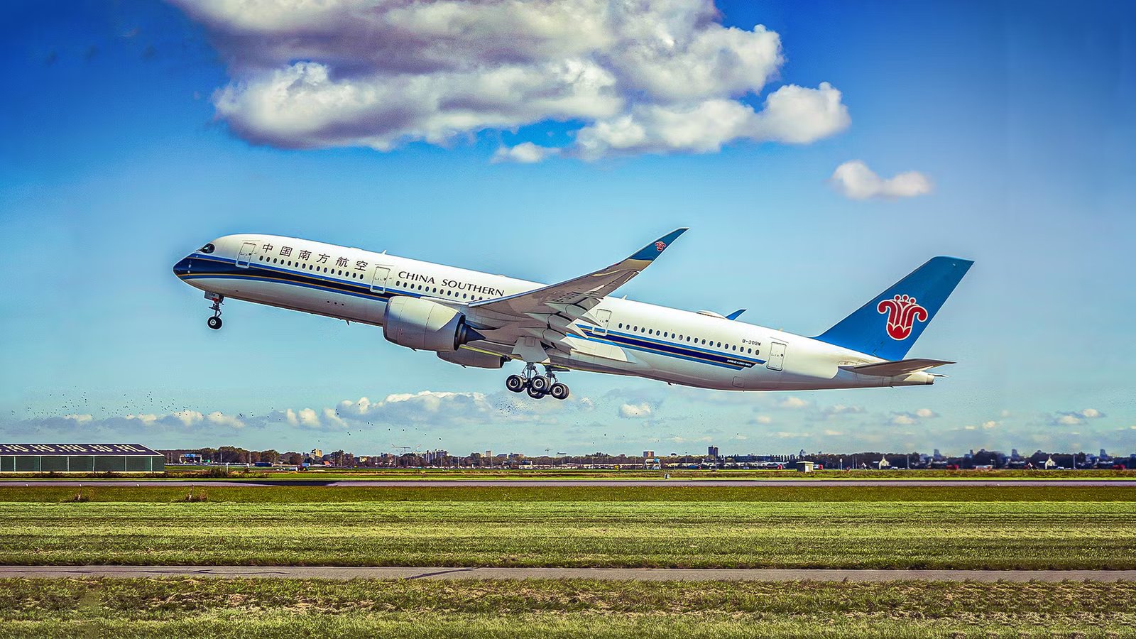 Here’s Why The Airbus A350 Is So Fuel Efficient