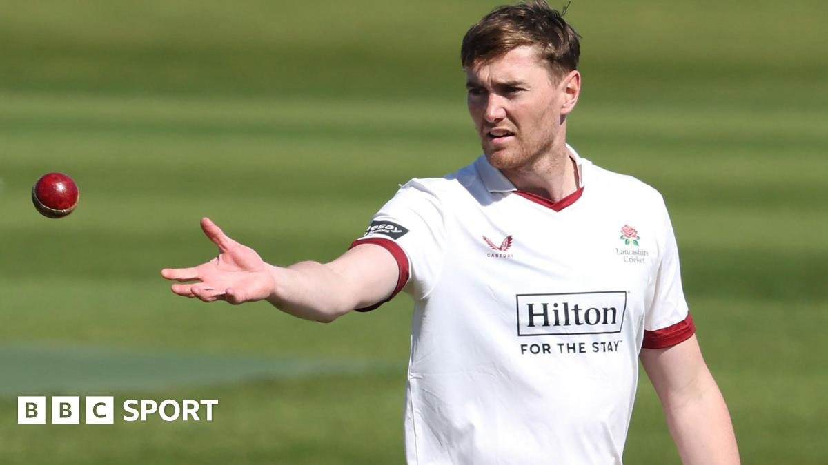 County Championship: Lancashire start well against Gloucestershire