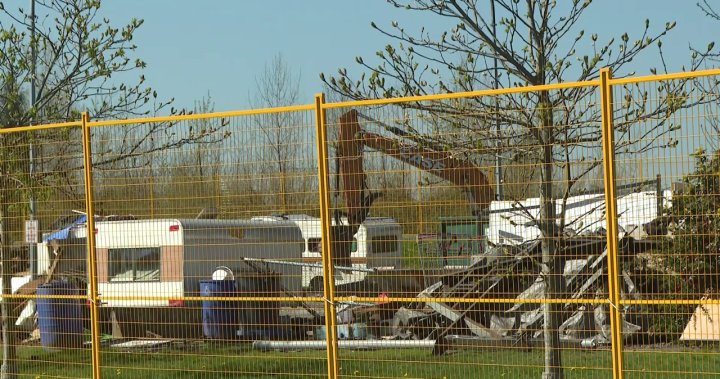 B.C. government clears Abbotsford rest stop homeless encampment – BC