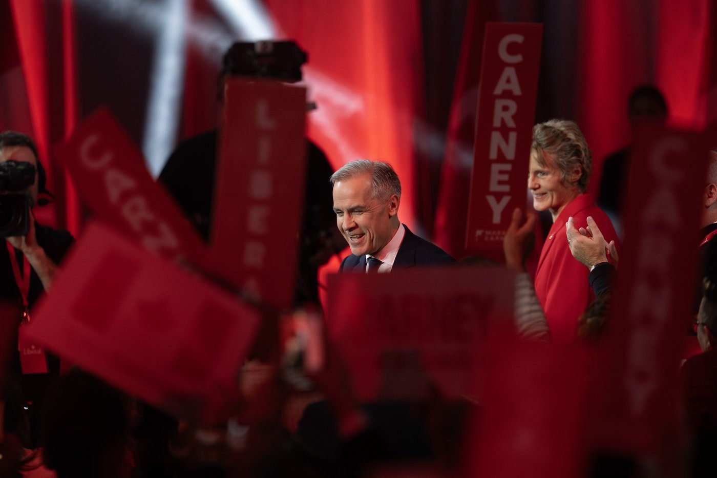 In the news today: Liberal policy convention, MP crosses the floor, High travel costs