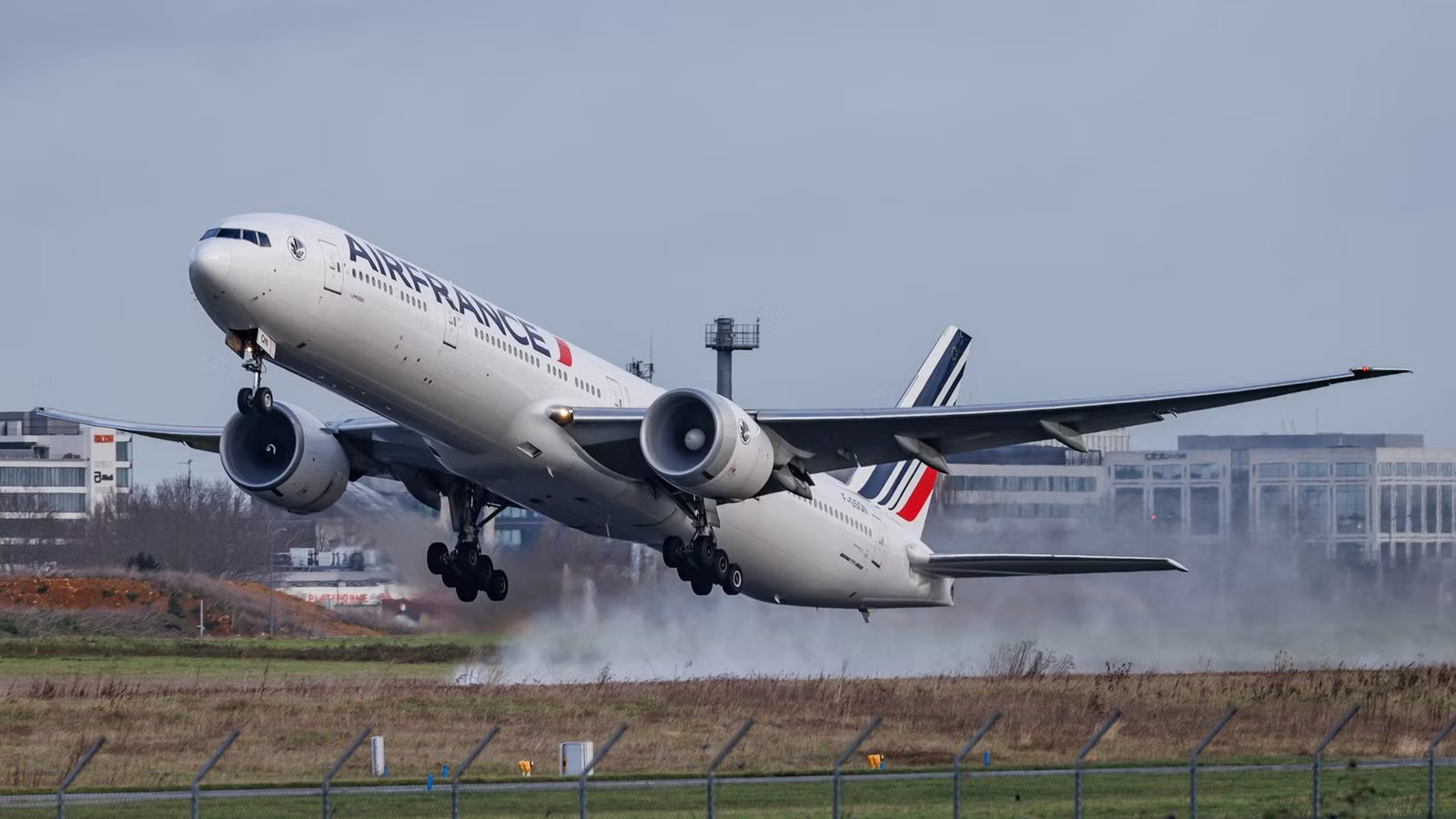 Air France Flight Aborts Takeoff At LAX After Gulfstream Enters Runway Without Permission
