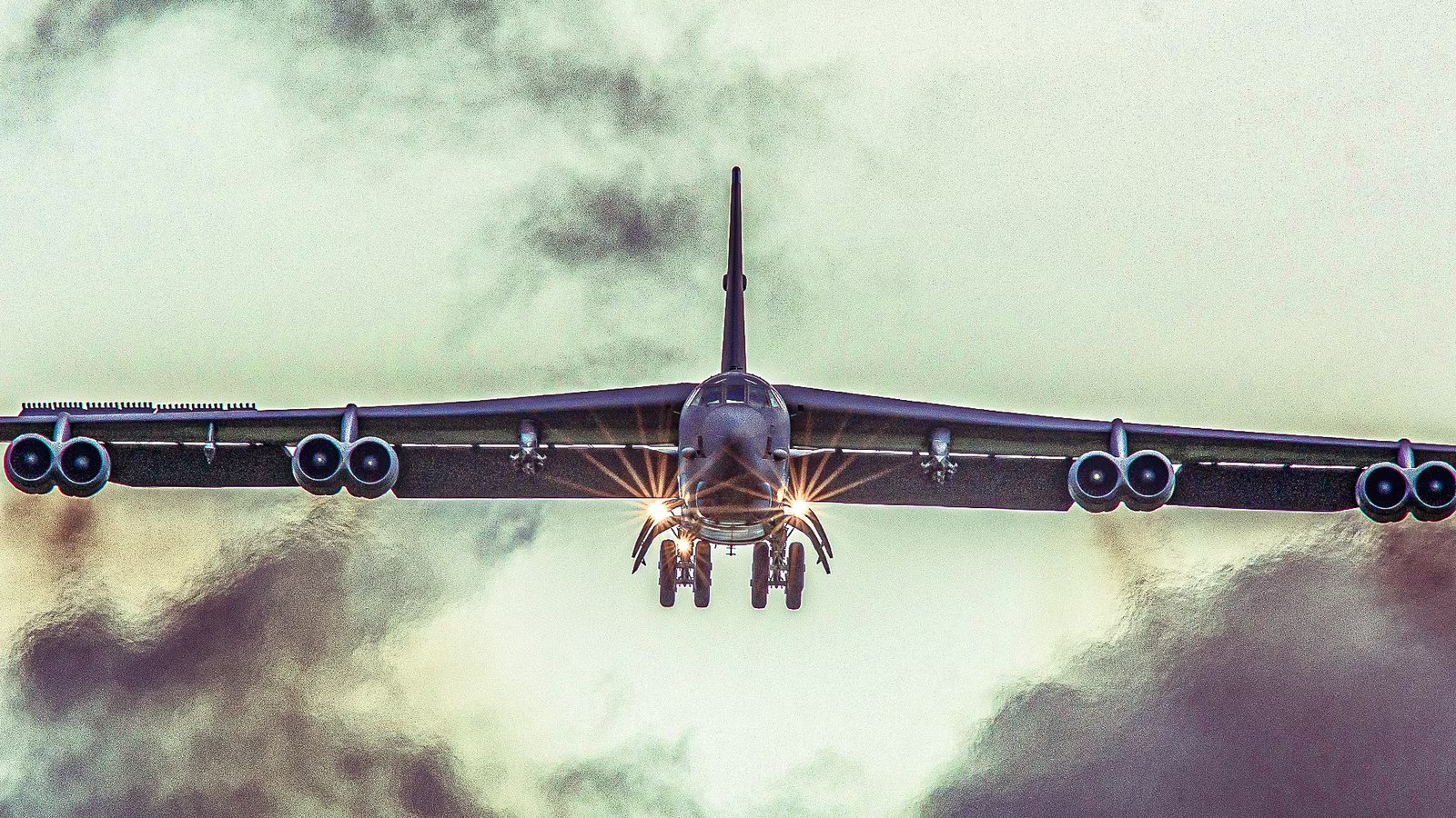 Why Does The US Air Force Still Rely On The B-52?