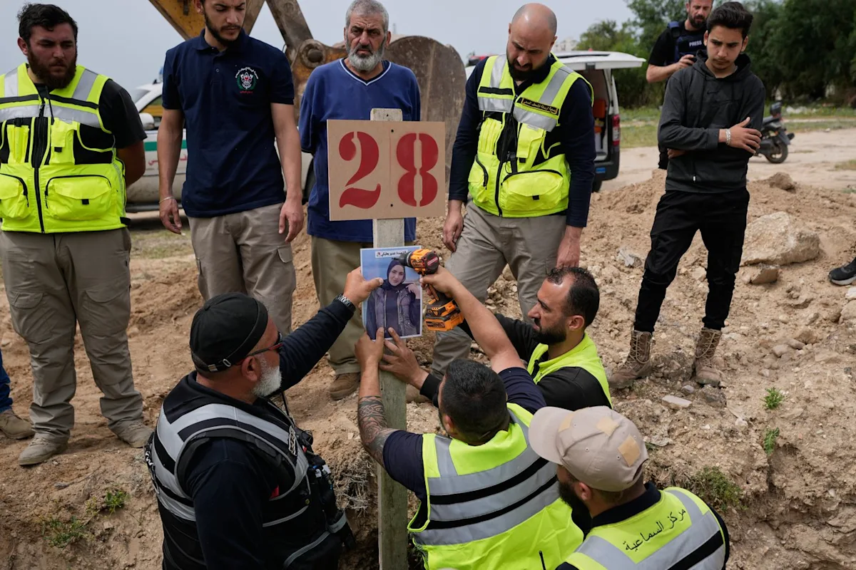 Pakistani delegation arrives in Tehran in move to ease tensions and arrange more US-Iran talks