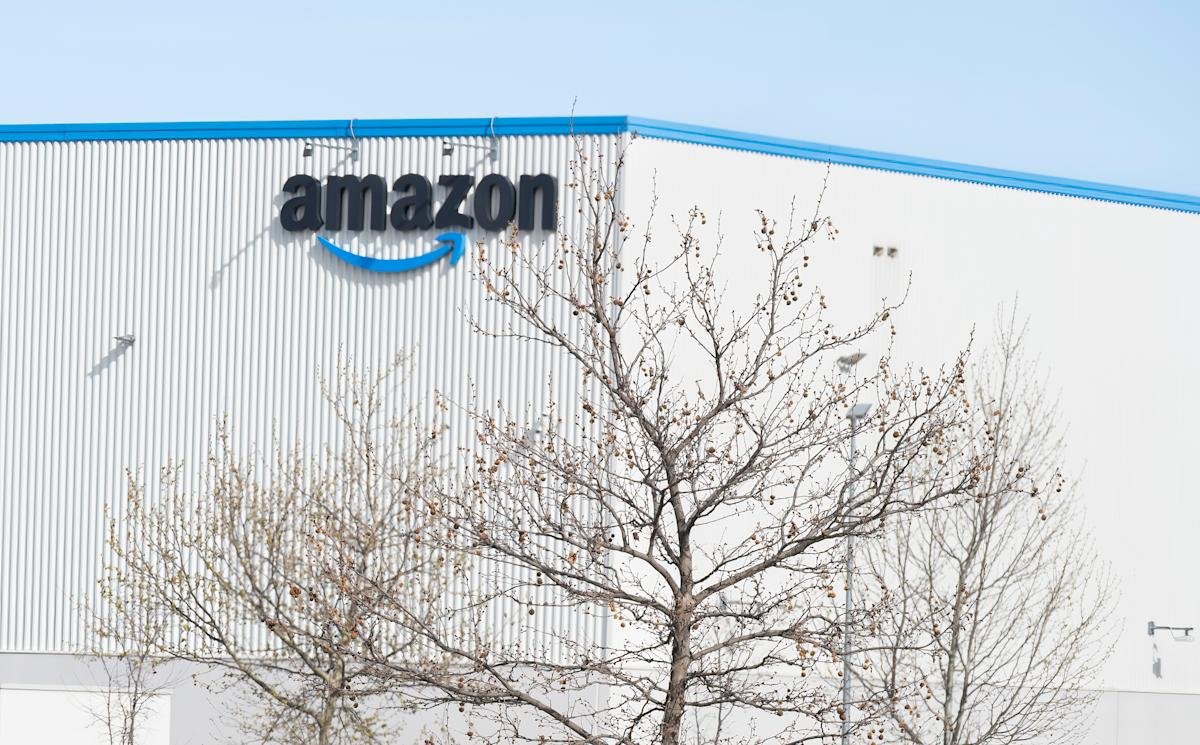 Trump labor board tells Amazon to negotiate with Staten Island warehouse union