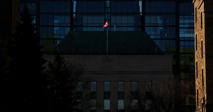 Fewer Canadian firms were anticipating a recession before Iran war began – National