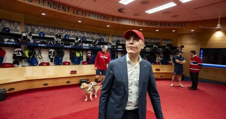 PM Mark Carney visits Canadiens’ dressing room