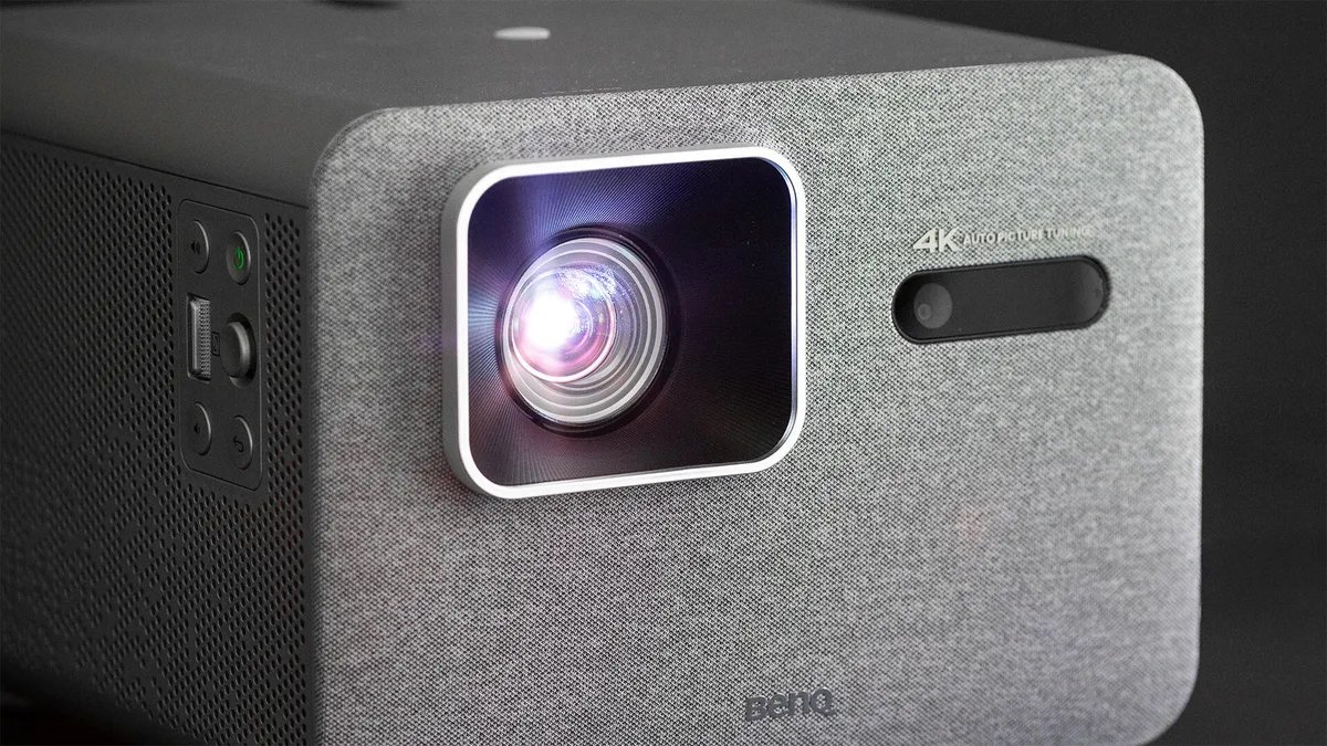 Benq TK705STi Short-Throw Projector Review: Tidy Little Box for Little Rooms