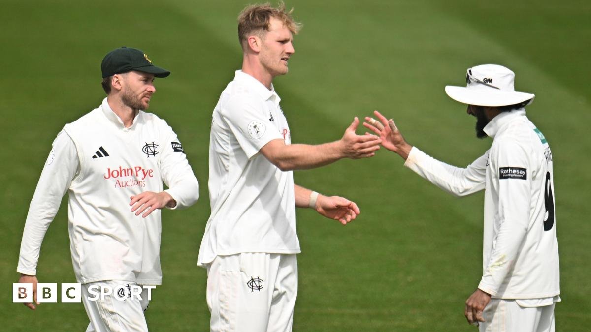 County Championship: Champions Notts fight hard with bat and ball against Somerset