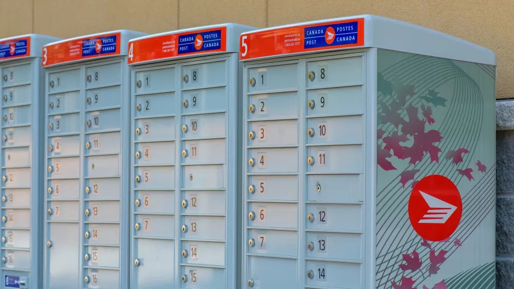 Canada Post Begins Home Delivery Phase-Out as Labor Vote Looms