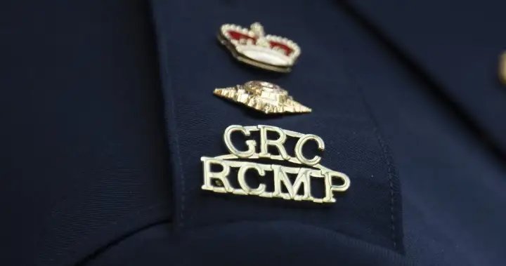 Lockdown for Manitoba First Nation as RCMP search for suspect in bar shooting – Winnipeg