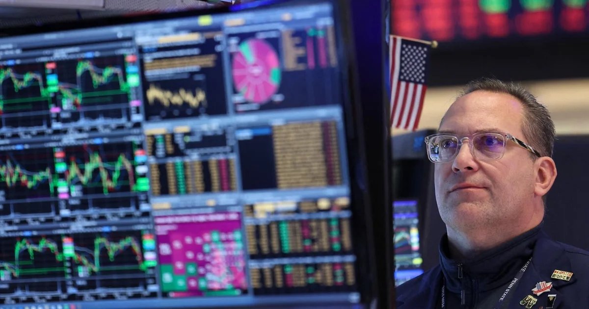 Stocks edge up, oil hovers around $100 a barrel after U.S. begins partial blockade Strait of Hormuz