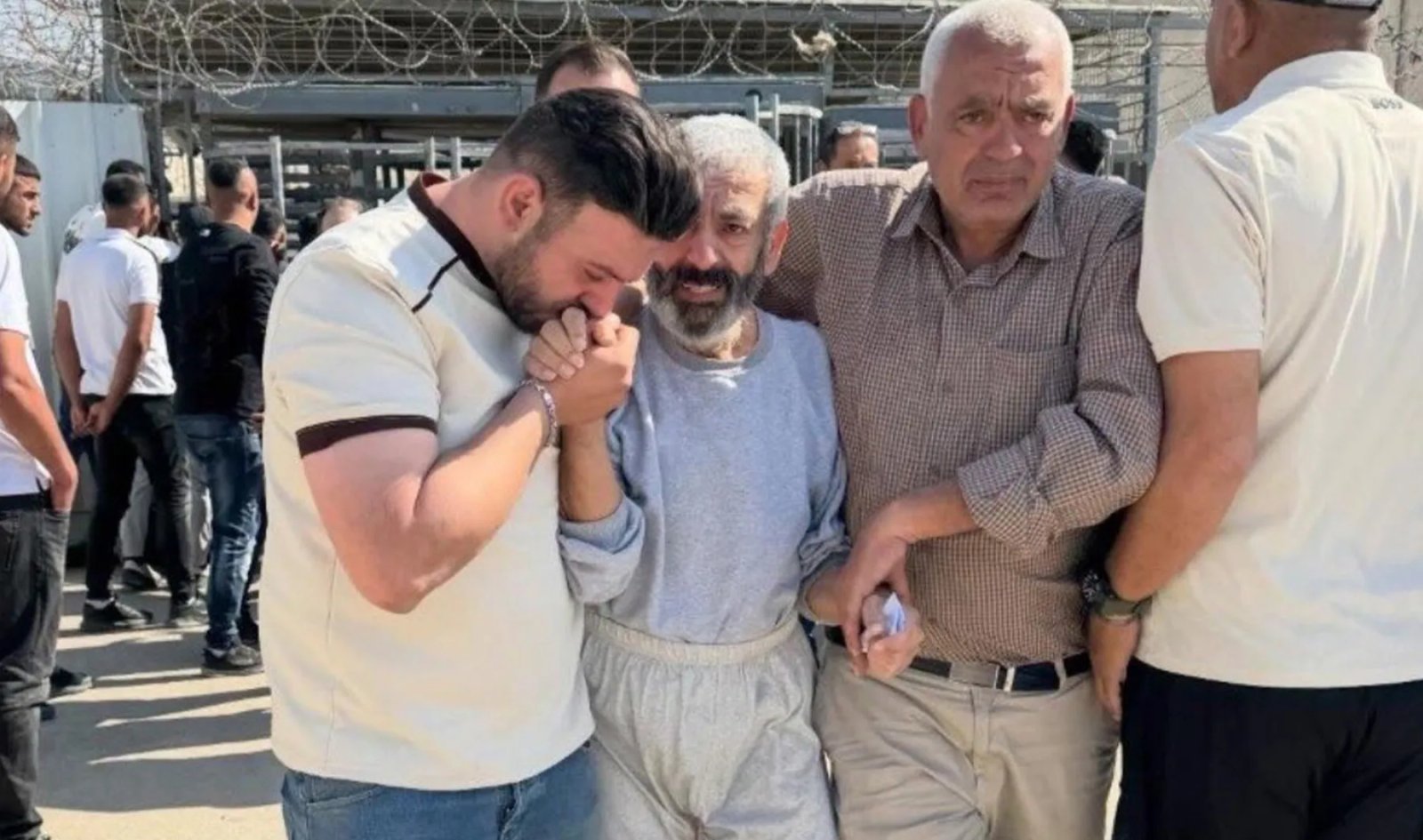 Palestinian journalist released from Israeli prison unrecognisable | Israel-Palestine conflict