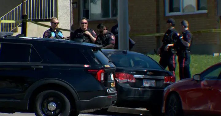 2 children found dead in Calgary vehicle, homicide team investigating