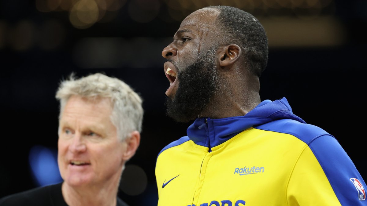 Draymond Green, Devin Booker ejected after hard foul late in Warriors-Suns Play-In game