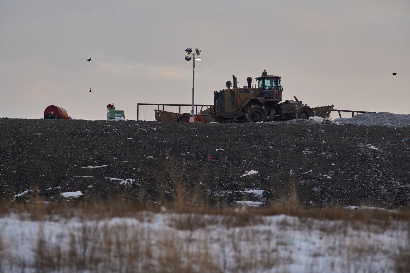 Manitoba shuts down landfill search site, crews still looking for victim at another