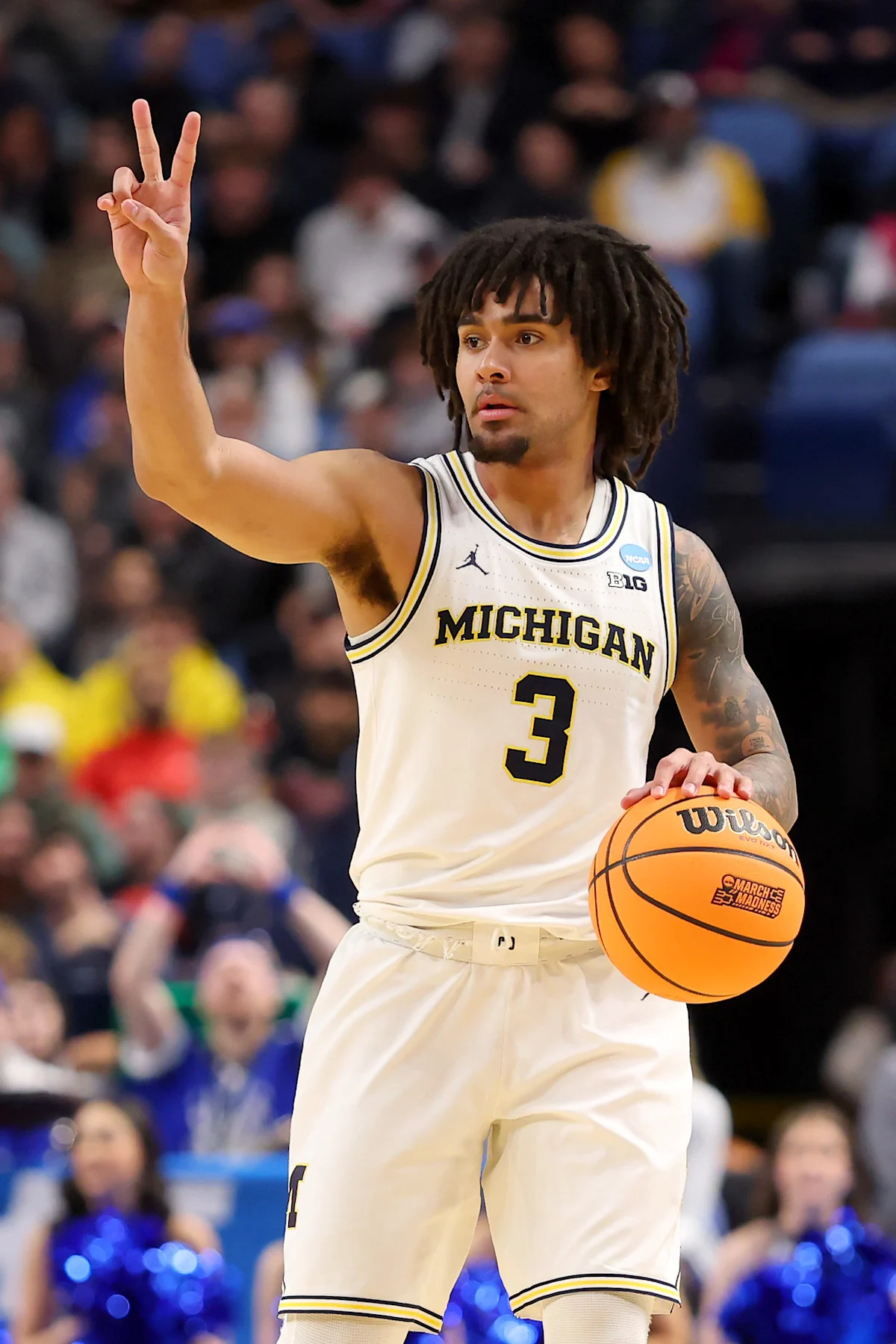 Michigan PG Elliot Cadeau suffers allergic reaction before Final Four