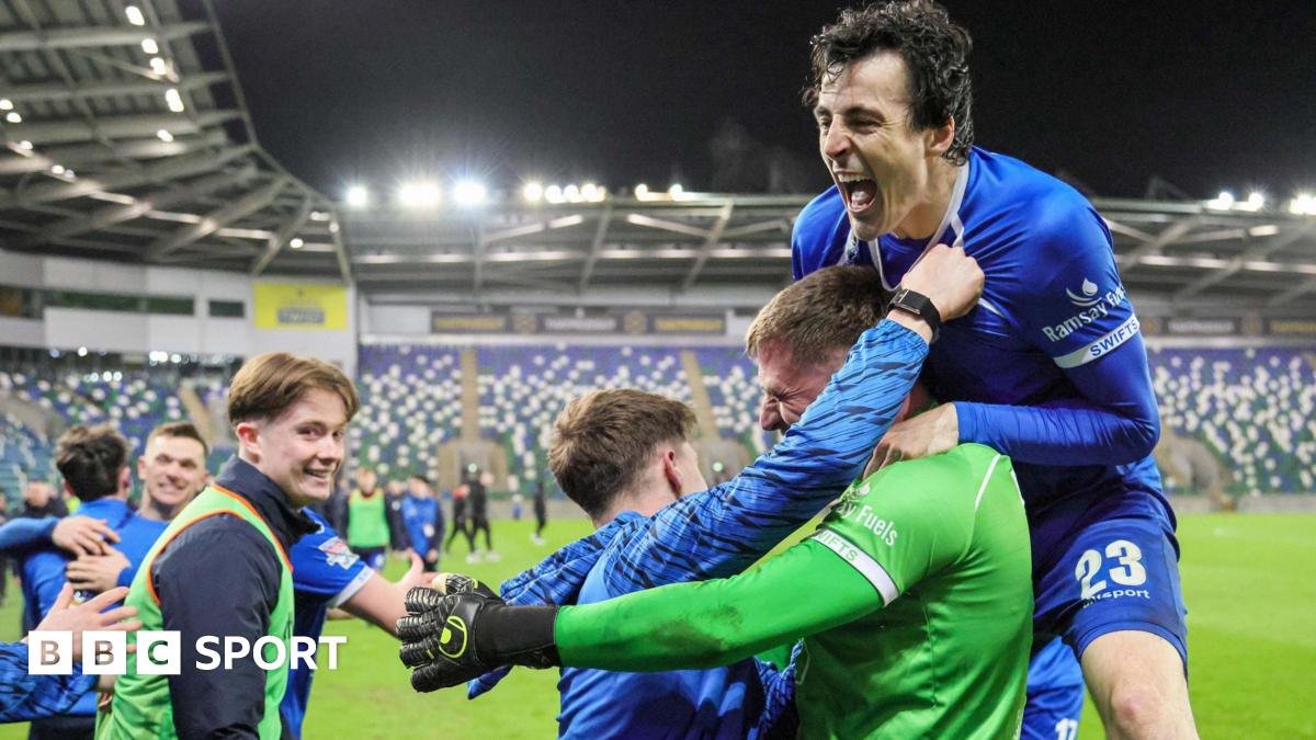 Irish Cup: Holders Dungannon Swifts beat Cliftonville on penalties to advance to final