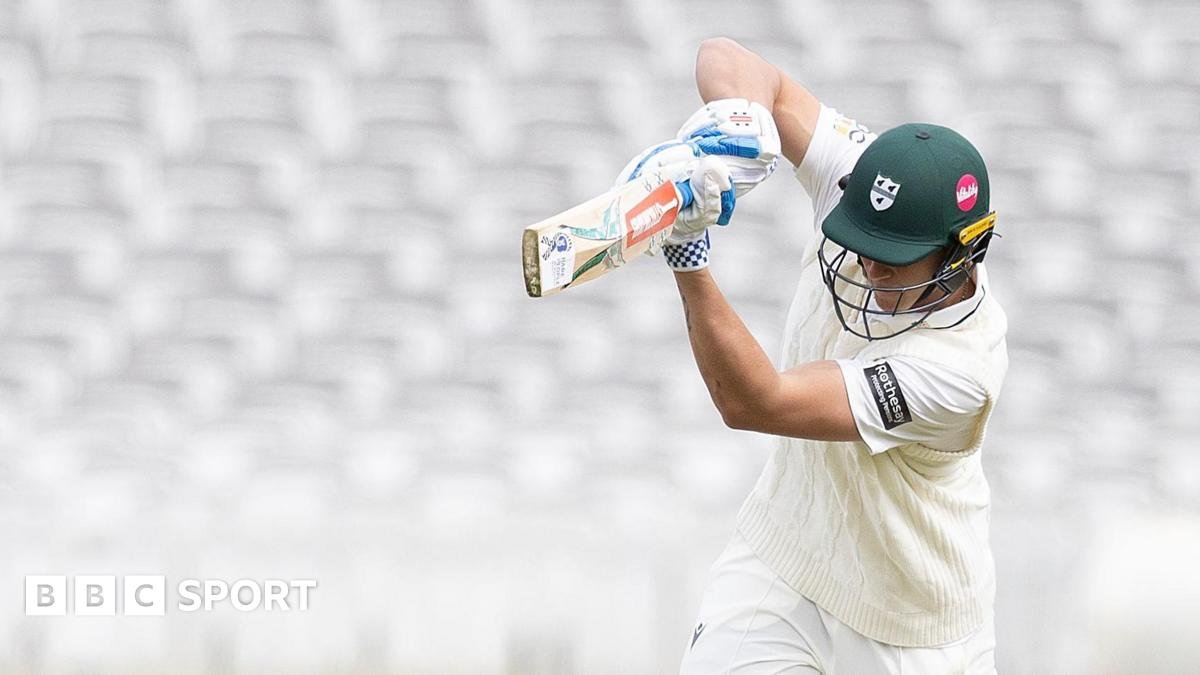 County Championship: Worcestershire build lead against Middlesex