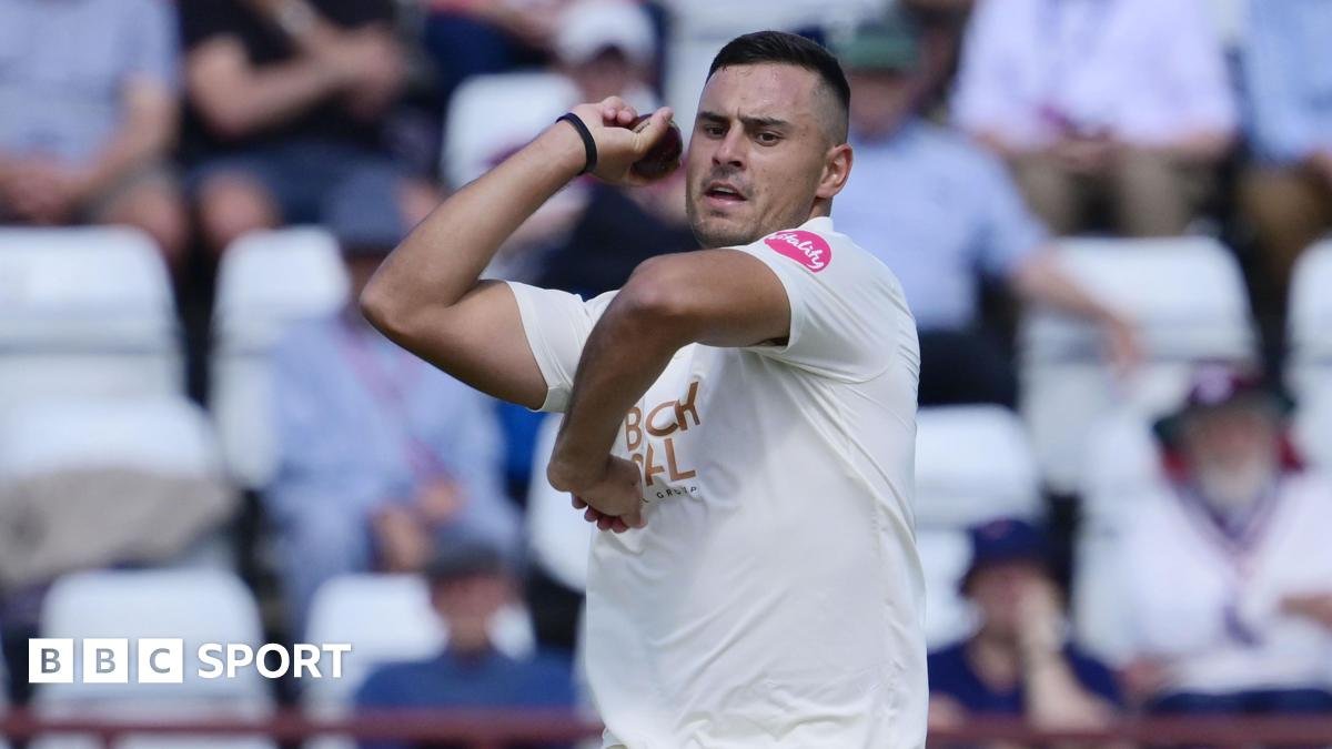 Beyers Swanepoel: All-rounder cleared to play for Worcestershire