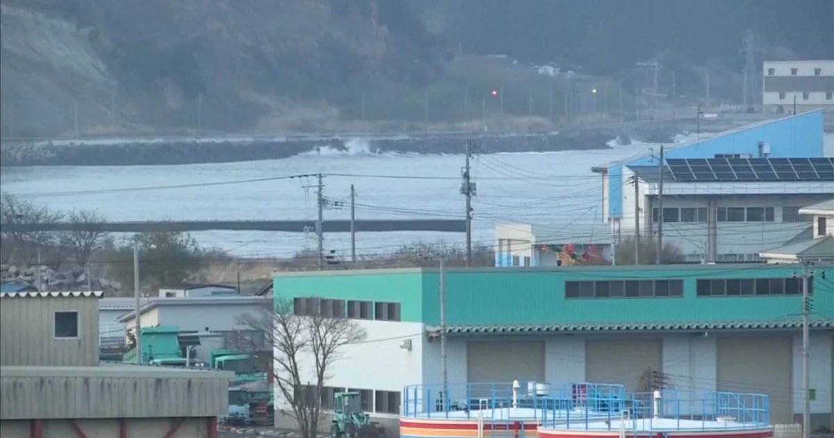 Sirens blare as tsunami warning issued after earthquake off Japan’s coast