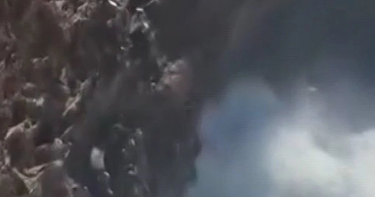 Tourists rescued from cliffside in Australia