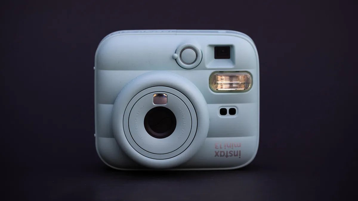 Fujifilm Instax Mini 13 Review: Instant Mini Analog