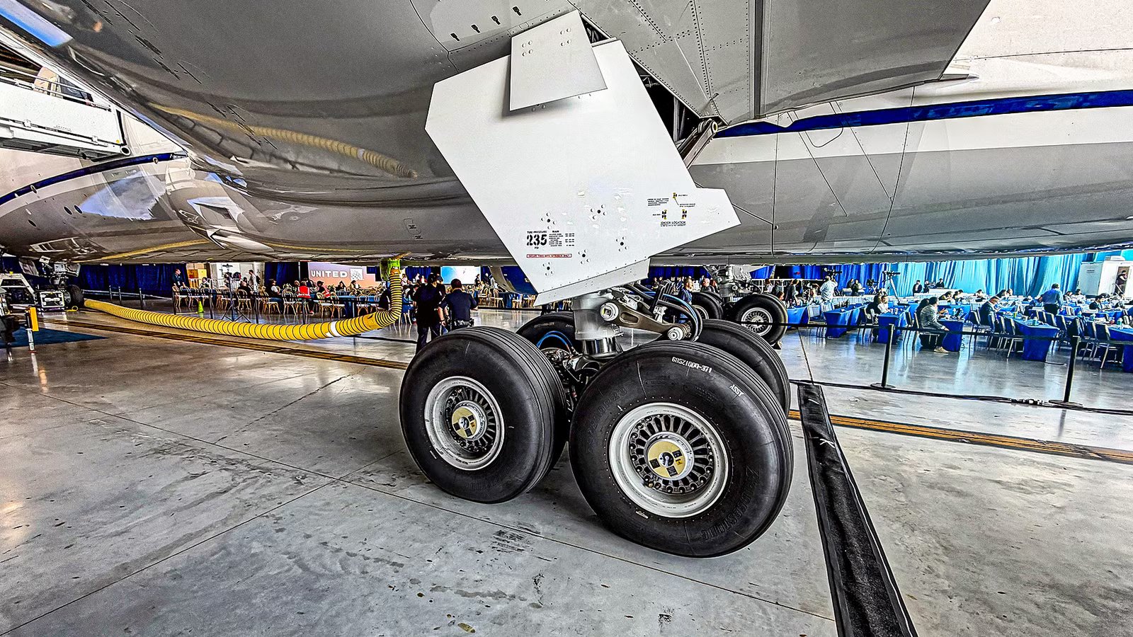 6 Notable Design Features Of Modern Landing Gear Systems