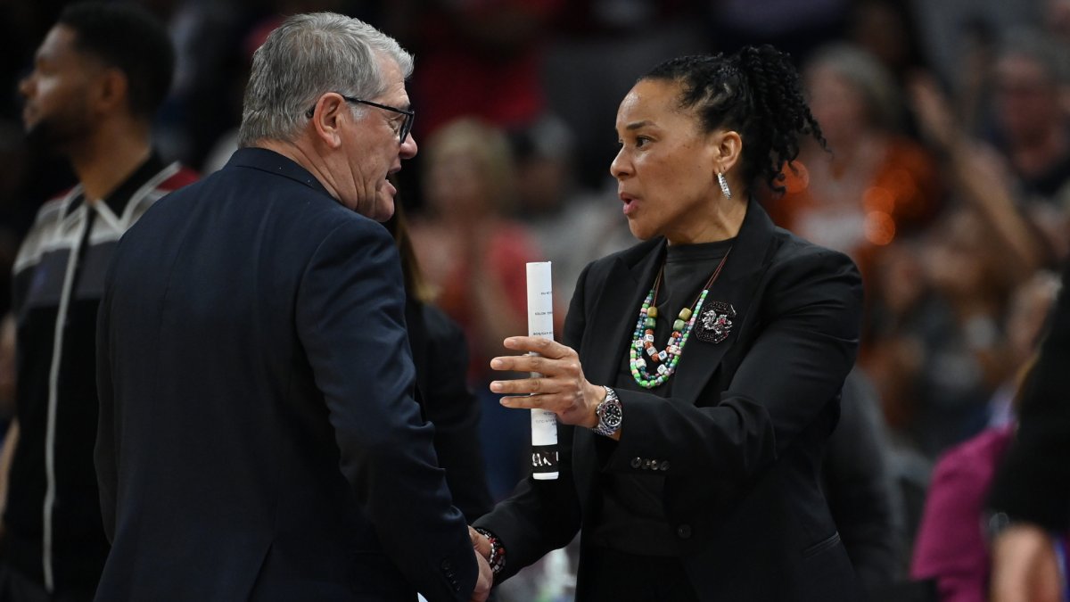 Geno Auriemma releases another statement after Dawn Staley incident: ‘I lost myself’