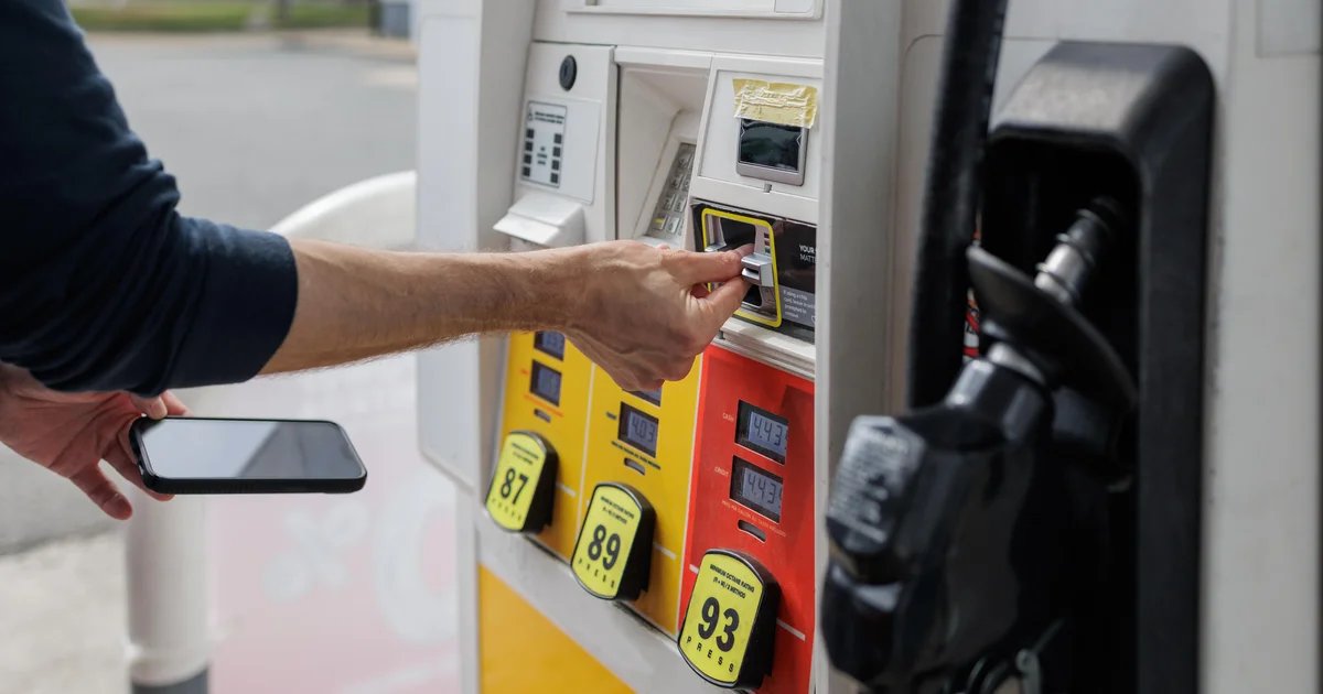 Oil prices hit wartime peak, pushing U.S. gas costs to highest since level July 2022