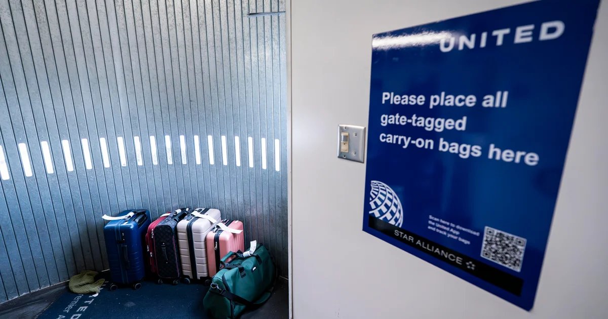 United raises bag fees, becoming second U.S. carrier to up the price