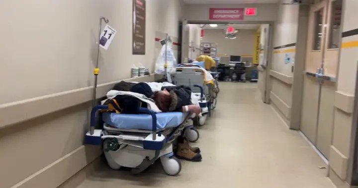 Hallway health care persists at Kelowna General Hospital as hospital floors sit empty – Okanagan