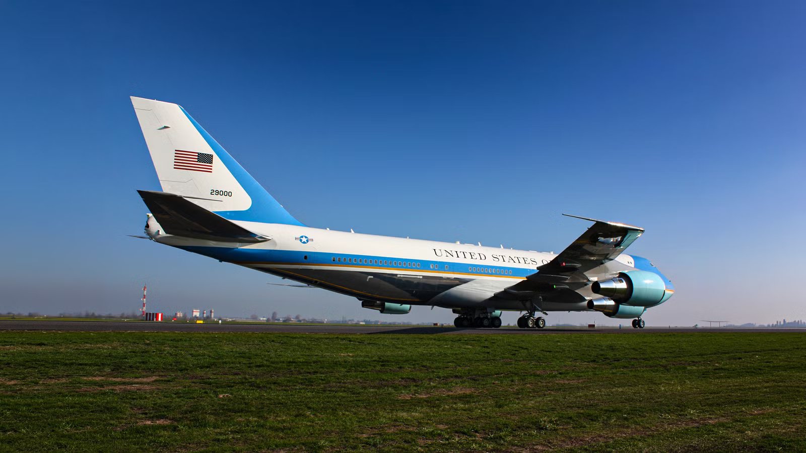 Inside The Classified Systems Hidden Onboard Air Force One