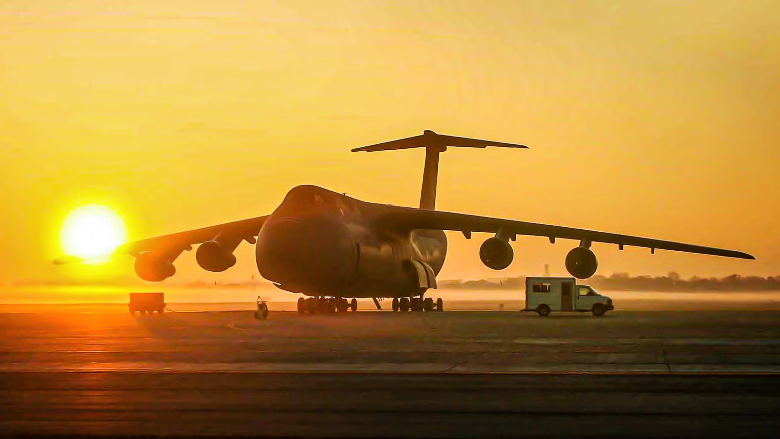 The World’s Largest Military Transport Aircraft Doesn’t Use Winglets
