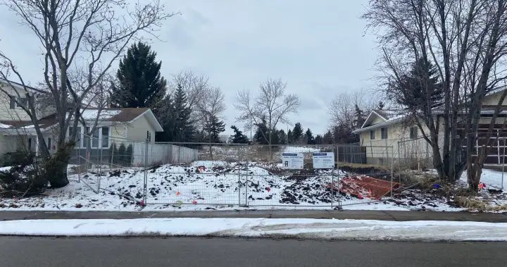Homeowners in Duggan area combating infill with restrictive covenants – Edmonton