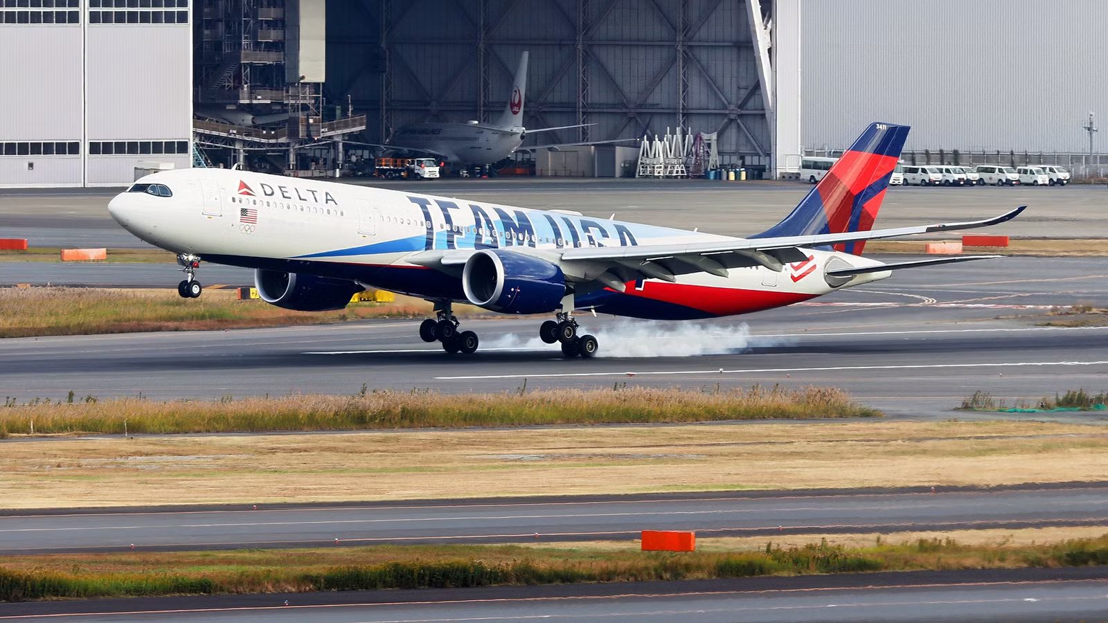 Legend: Delta Air Lines’ Longest-Tenured Female Pilot Retires After 40+ Years