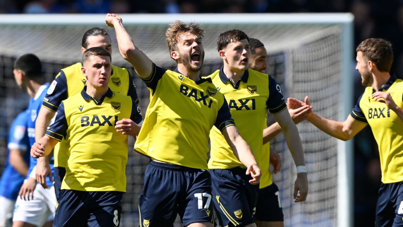 Portsmouth lead Oxford but down to 10 men; Millwall facing Norwich | EFL on Sky LIVE!