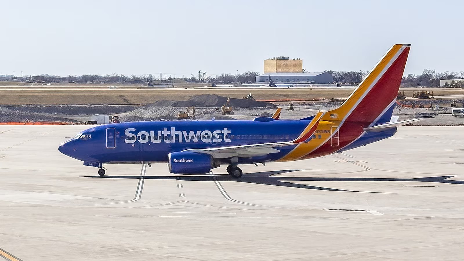 FAA investigating extremely close call between 2 Southwest planes in Nashville