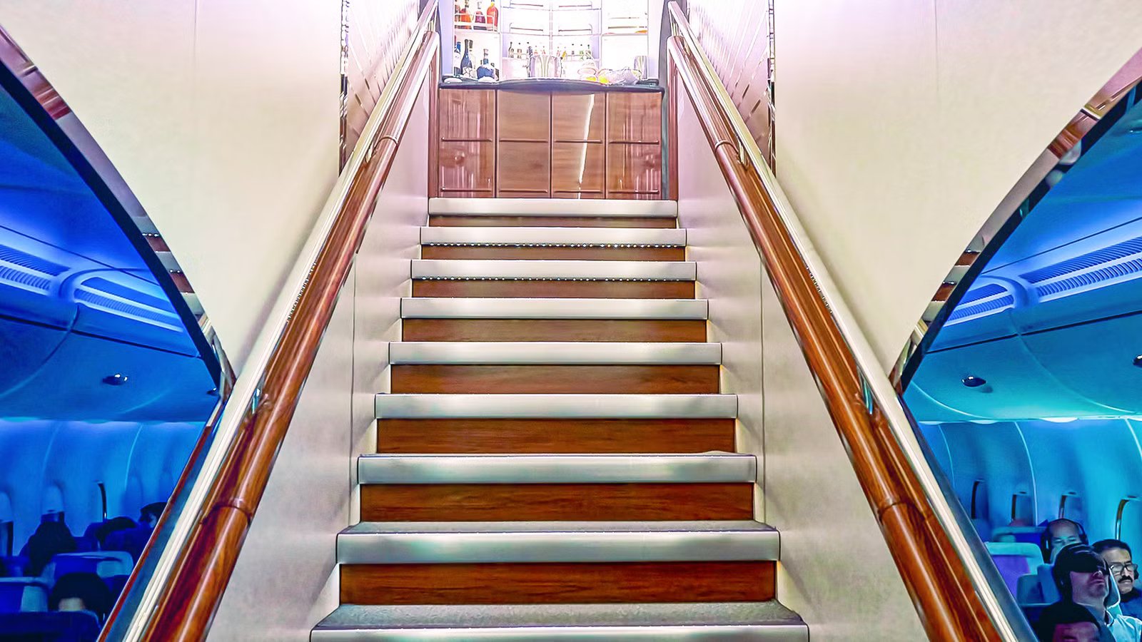 How The Airbus A380’s Staircase Differs From The Boeing 747’s