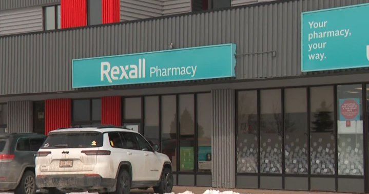 Swan Hills, Alta.’s only pharmacy set to close on April 30 – Edmonton